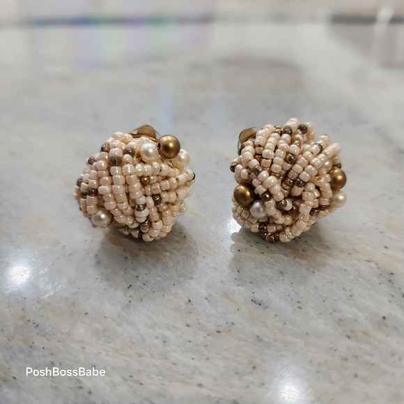Vintage Jewelry - Vintage Beaded Cluster Clip-On Earrings Ivory & Gold Tone 1"